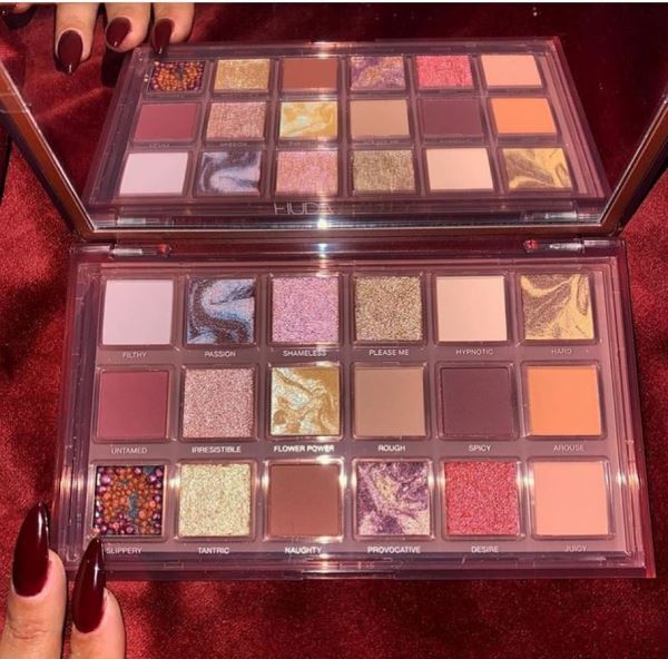 
<p>                            The Naughty Palette by Huda Beauty</p>
<p>                        