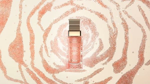 10 тысяч микрожемчужин, масло розы и массажер - новая сыворотка Dior, которая спасет кожу в холода